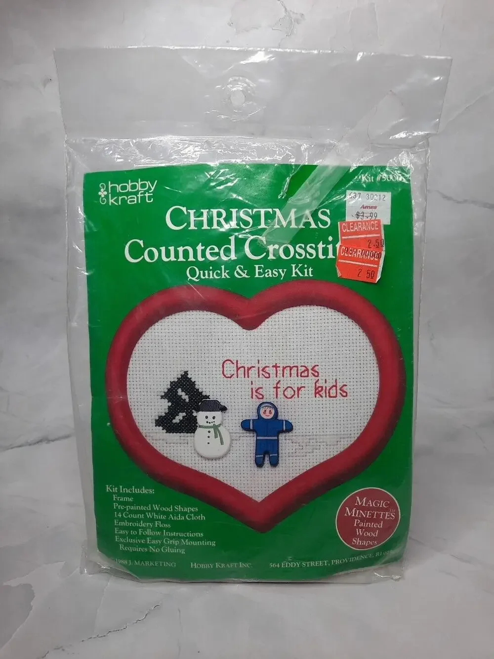 1988 Hobby Kraft Christmas Counted Cross Stitch Kit w/Heart Shaped Frame